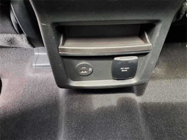 Used 2022 Ford Edge ST-Line image 13