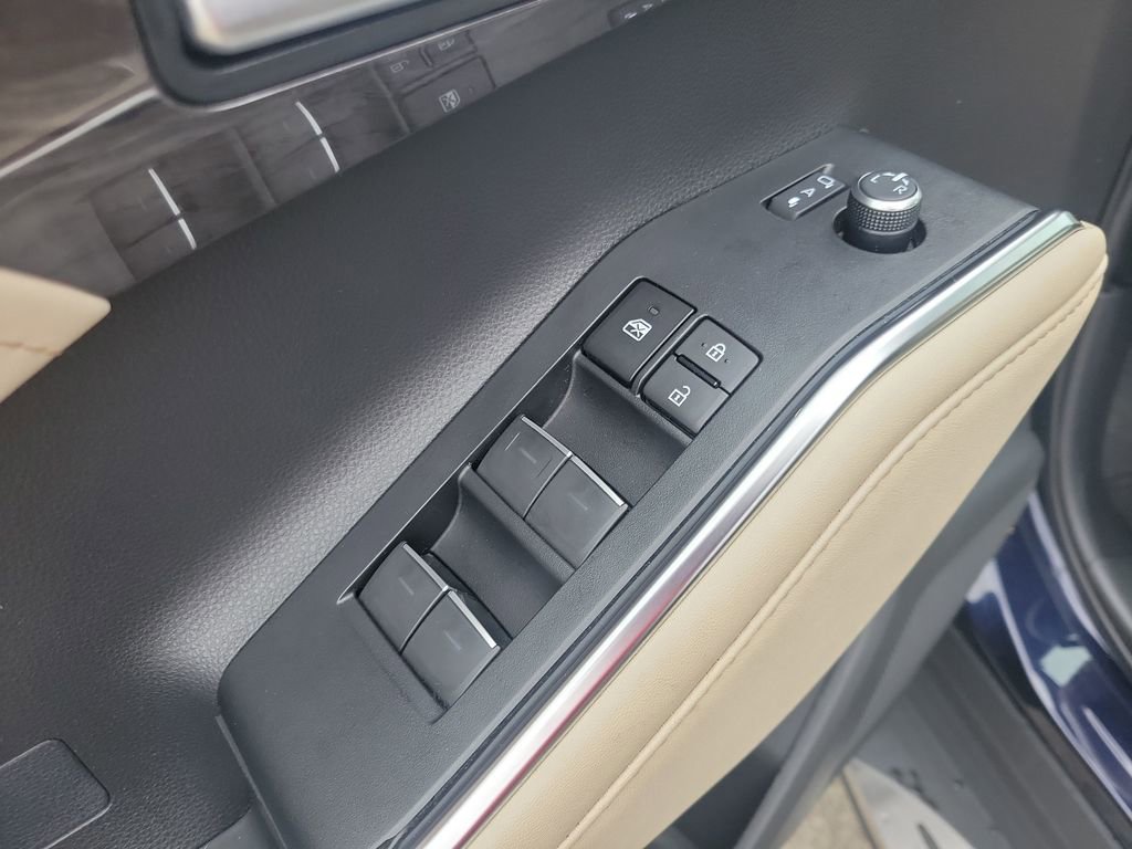 Used 2023 Toyota Highlander Limited FWD image 13