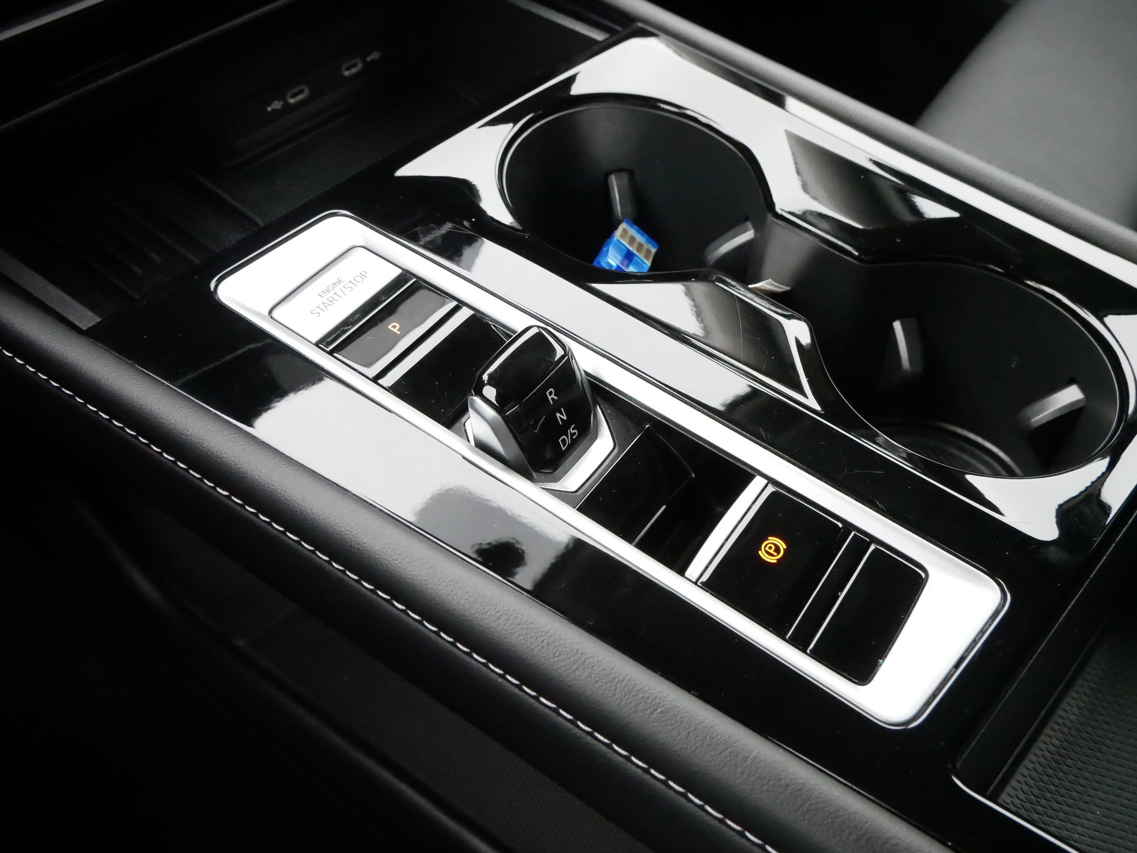 Certified 2025 Volkswagen Atlas SE image 24