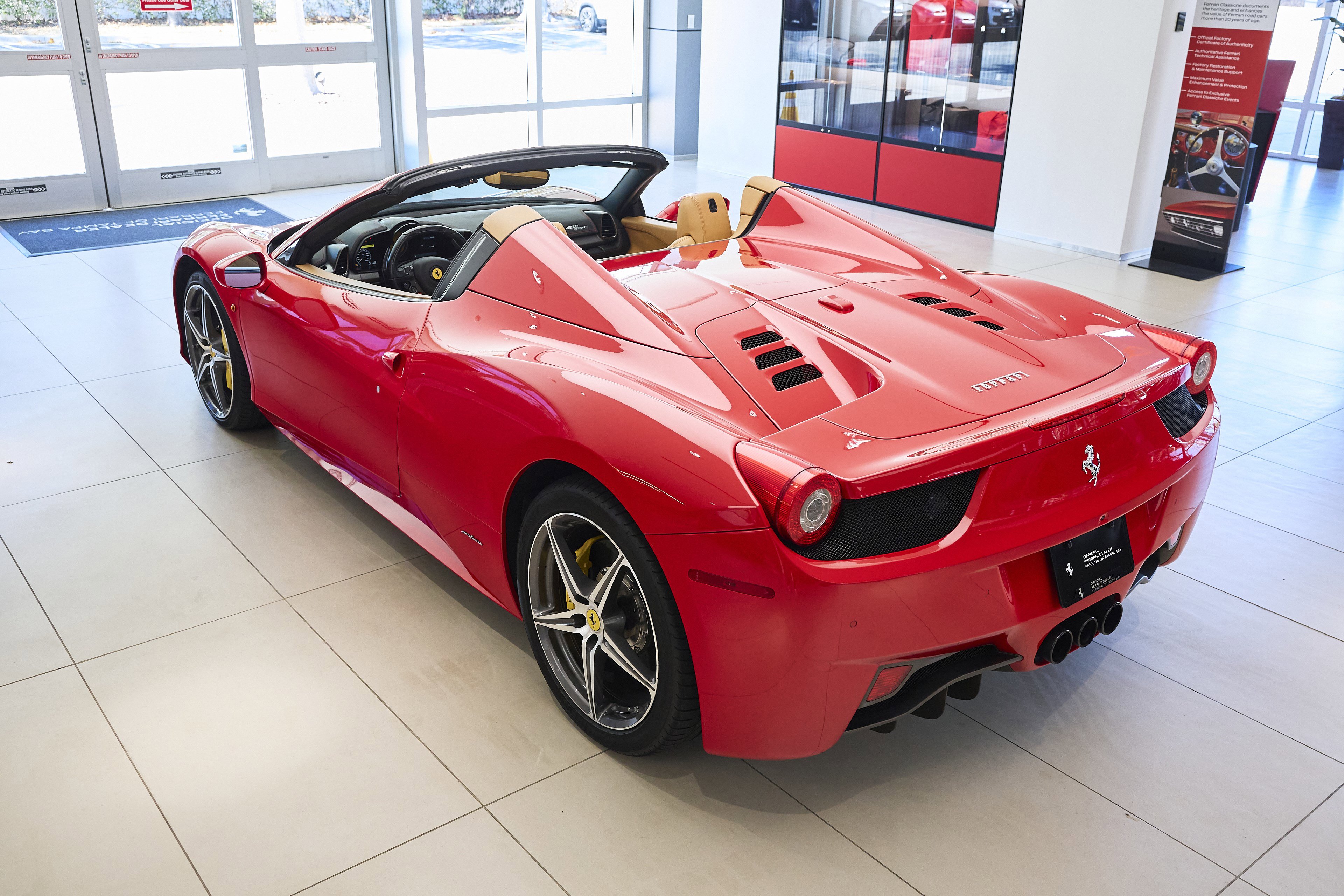 Used 2014 Ferrari 458 Spider image 41