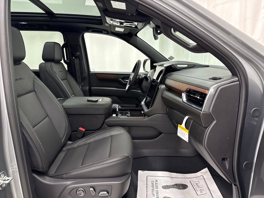 New 2026 GMC Yukon XL Denali w/ Sun & Power Step Package image 9