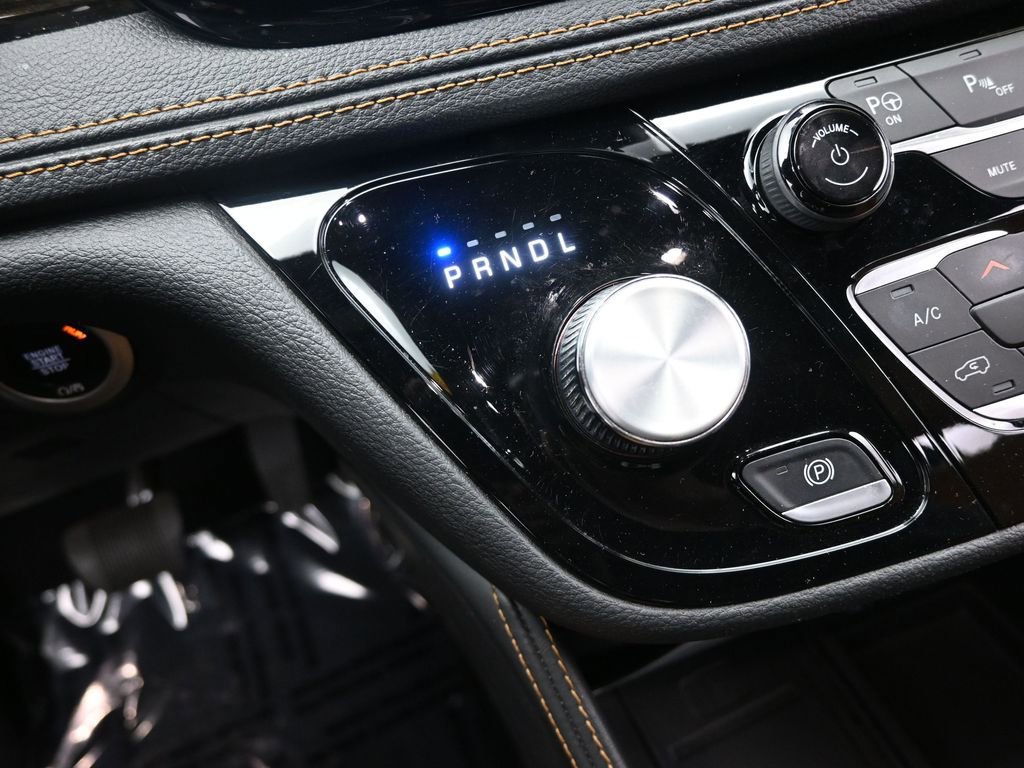 Used 2023 Chrysler Pacifica Pinnacle image 34