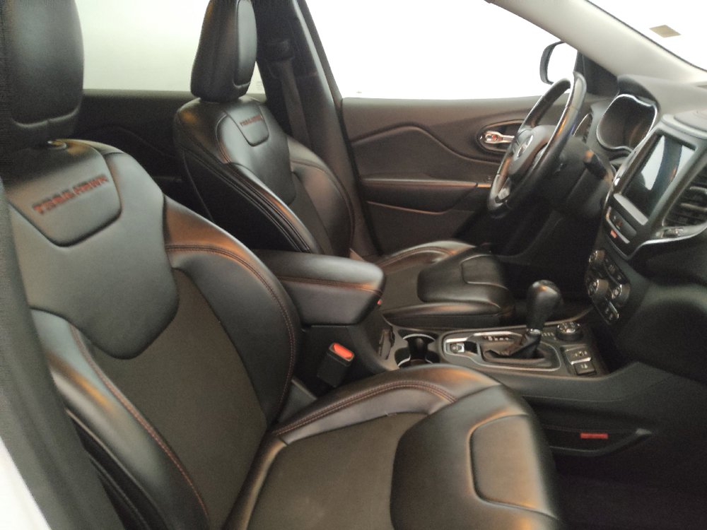 Used 2019 Jeep Cherokee Trailhawk AWD/4WD image 21