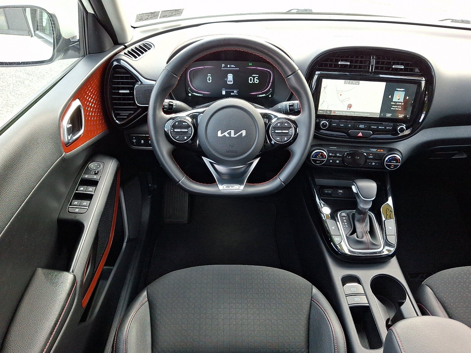 Used 2023 Kia Soul GT-Line w/ GT-Line Technology Package FWD image 17