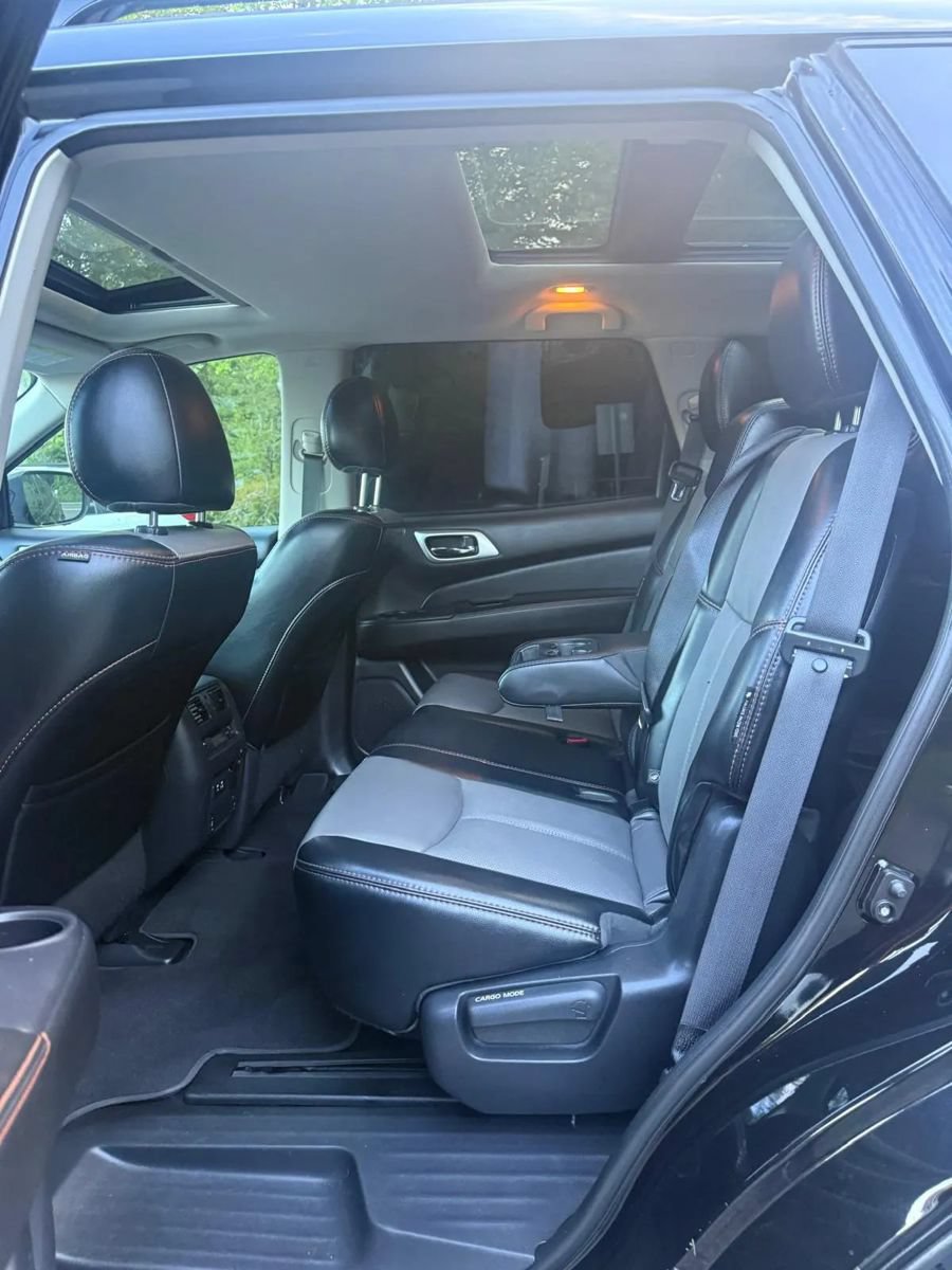 Used 2019 Nissan Pathfinder SL AWD/4WD image 28