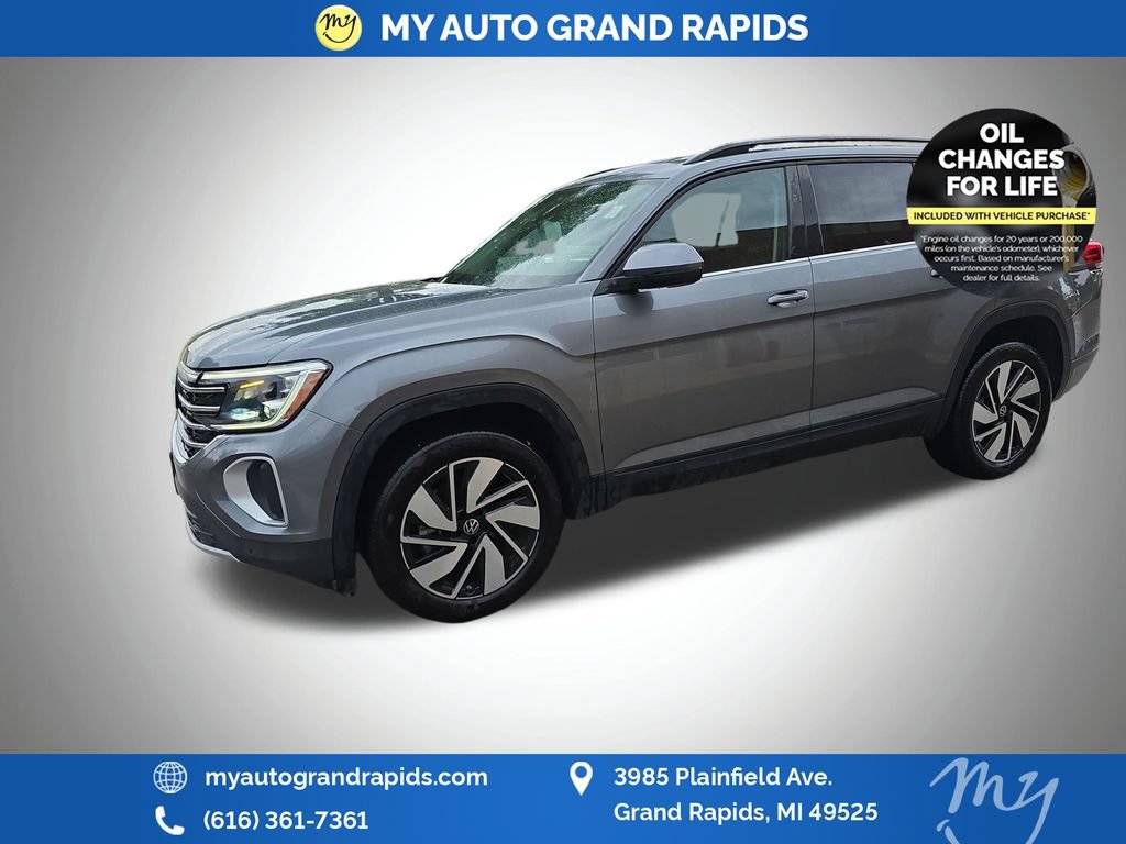 Used 2025 Volkswagen Atlas SE AWD/4WD image 3