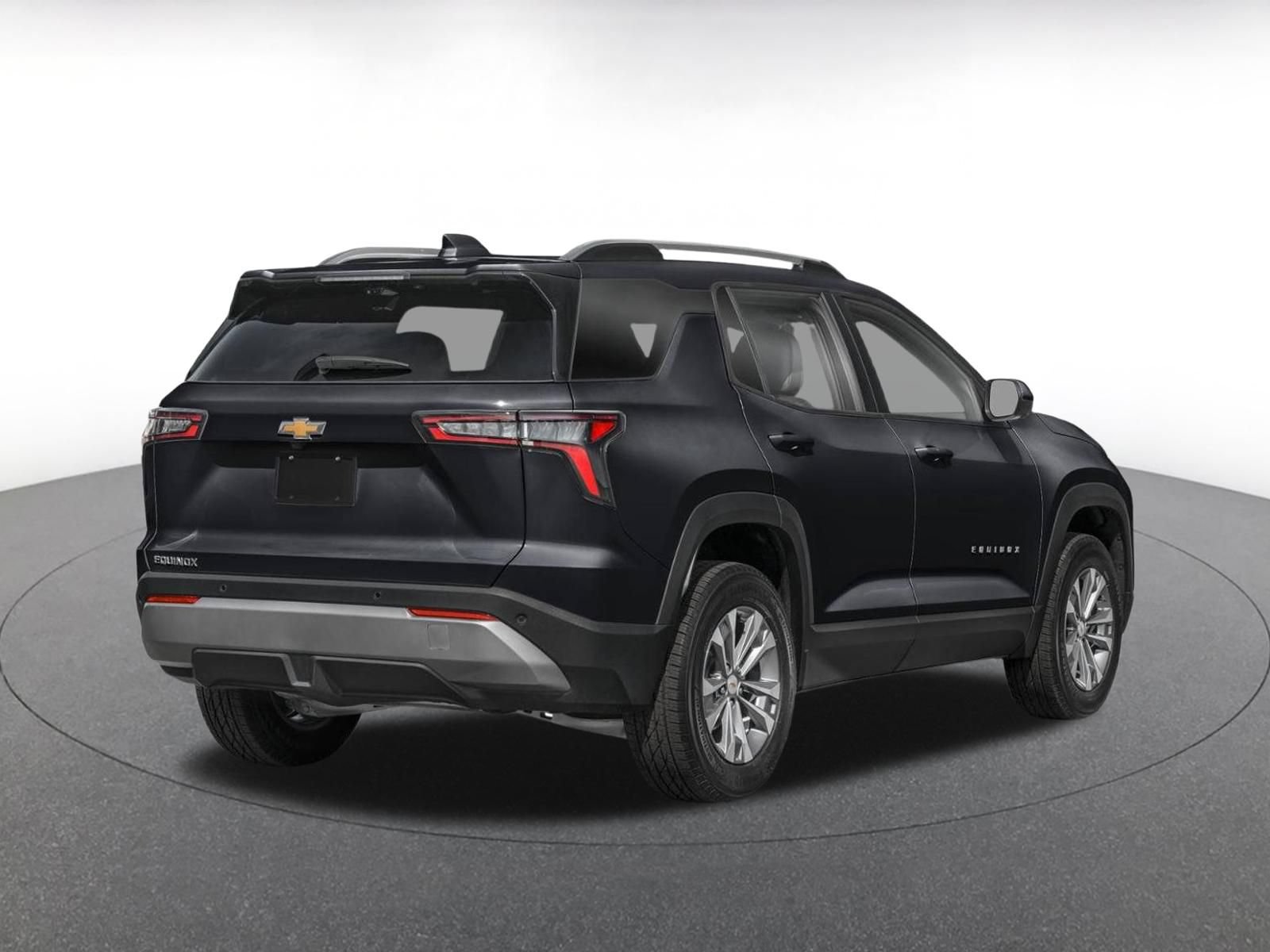 Used 2025 Chevrolet Equinox LT FWD image 2