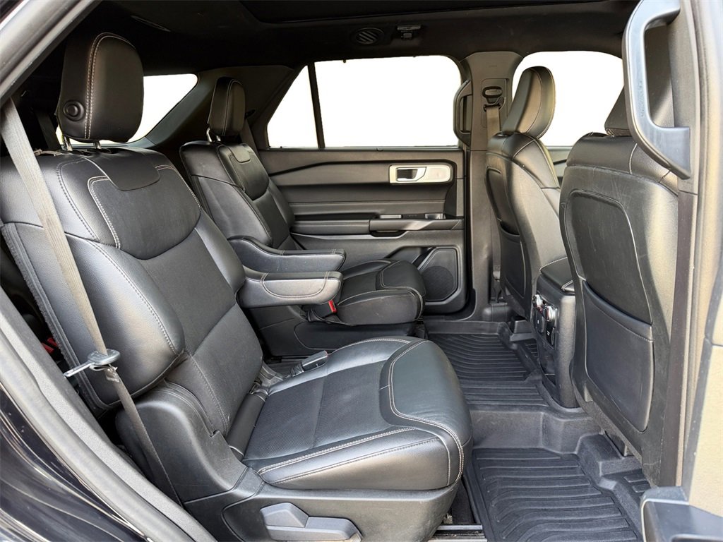 Used 2020 Ford Explorer ST w/ ST Street Pack image 19