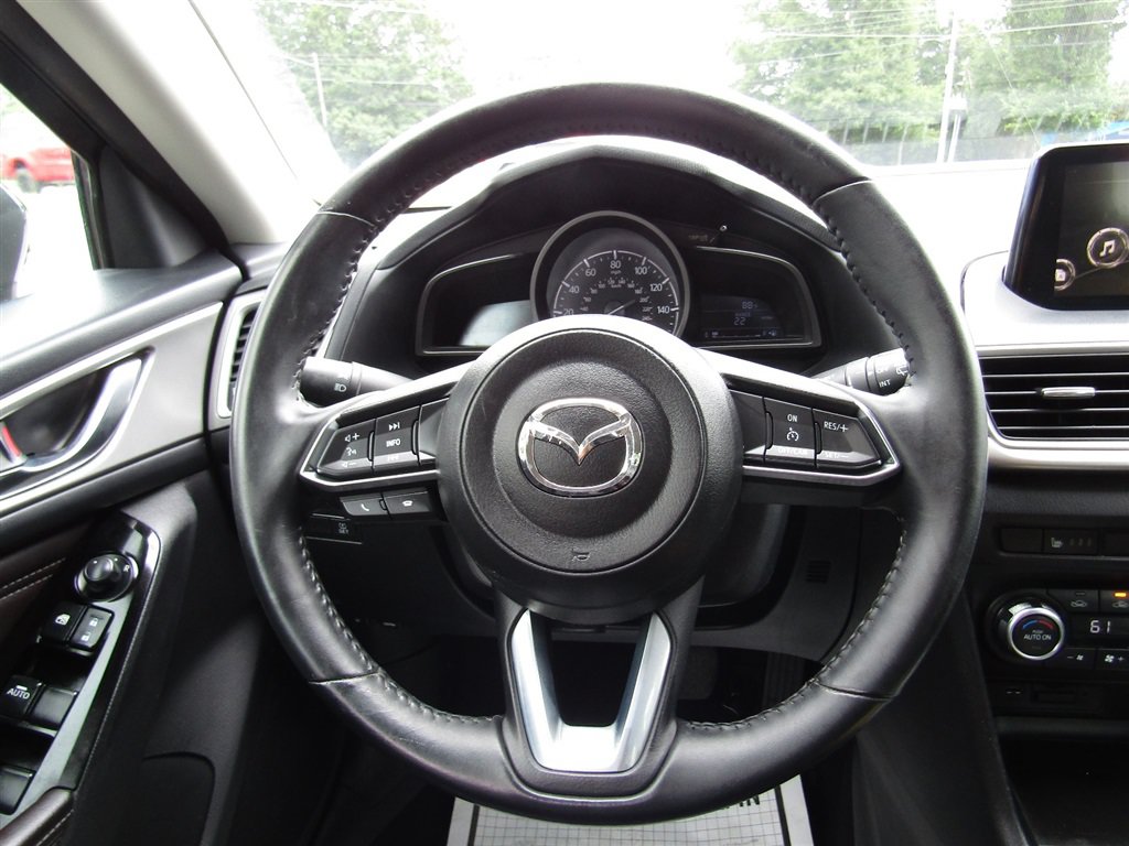 Used 2018 MAZDA MAZDA3 Touring FWD image 24