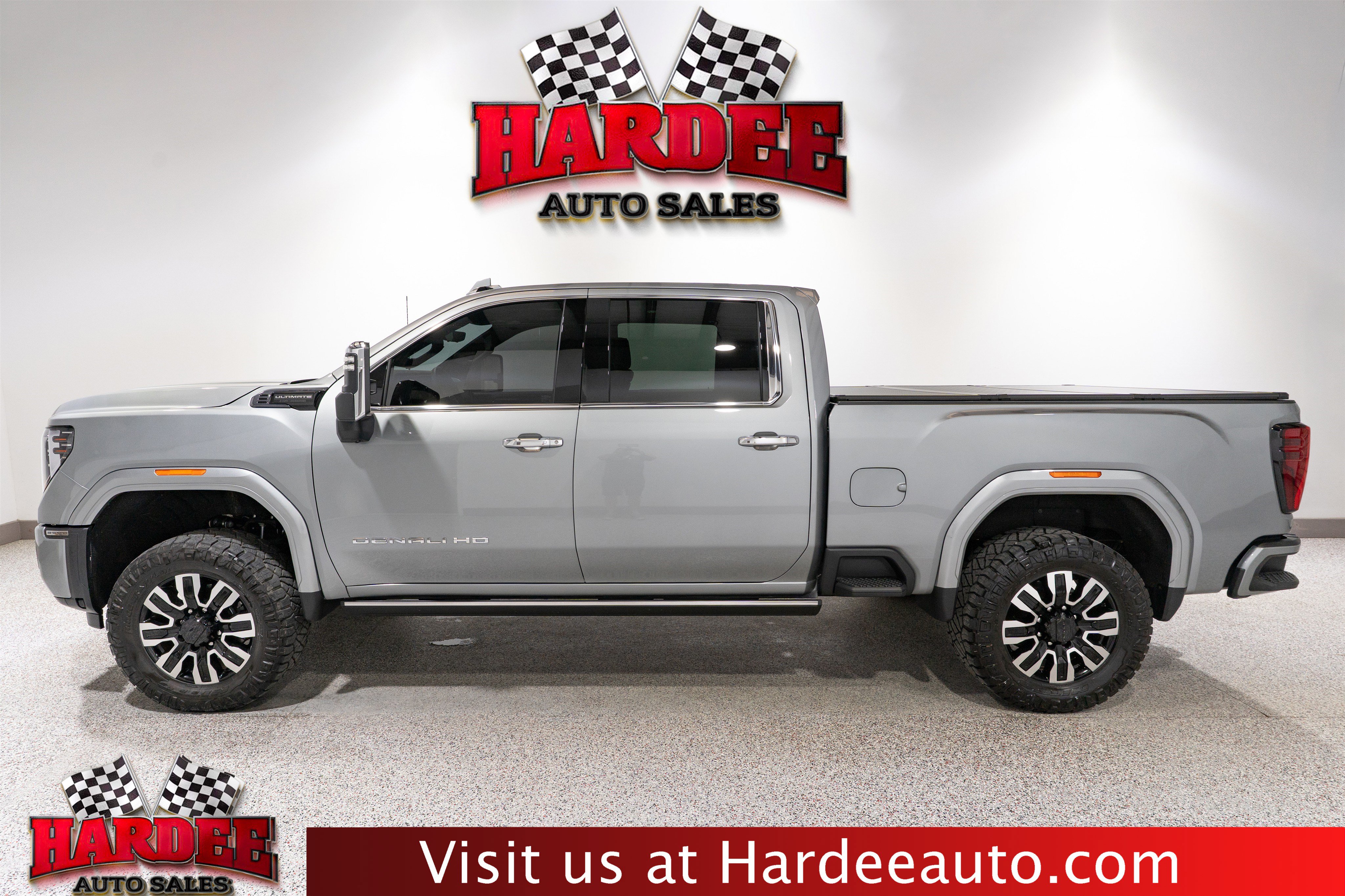 Used 2025 GMC Sierra 2500 Denali Ultimate AWD/4WD image 1