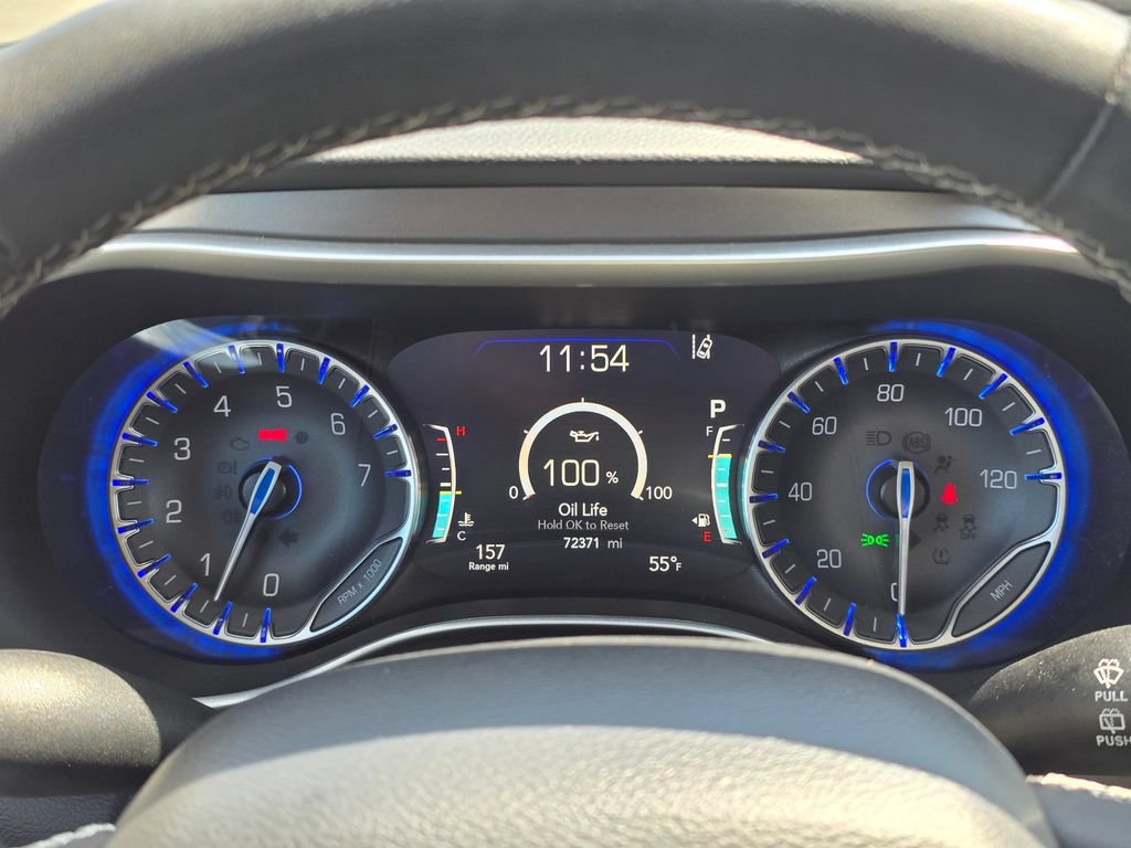 Used 2023 Chrysler Pacifica Touring-L FWD image 20
