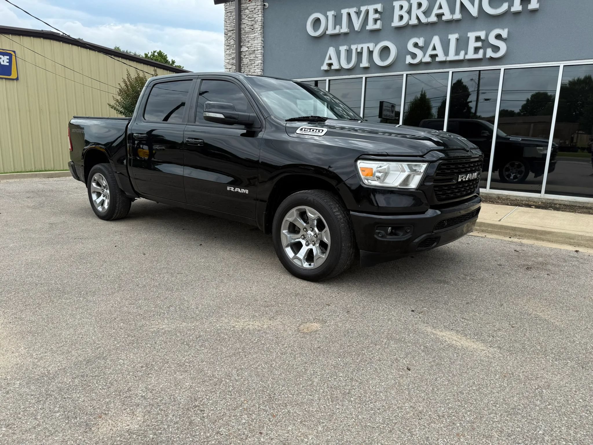 Used 2022 RAM 1500 Big Horn AWD/4WD image 2