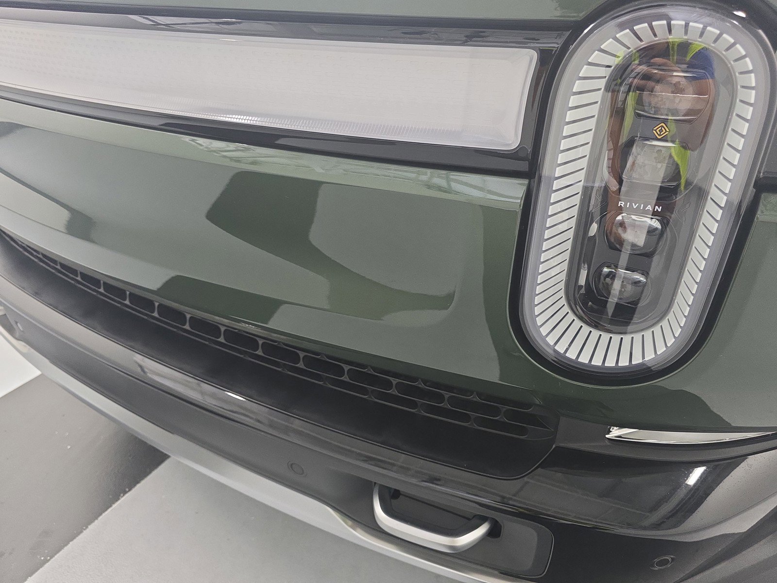 Used 2024 Rivian R1S Adventure AWD/4WD image 36