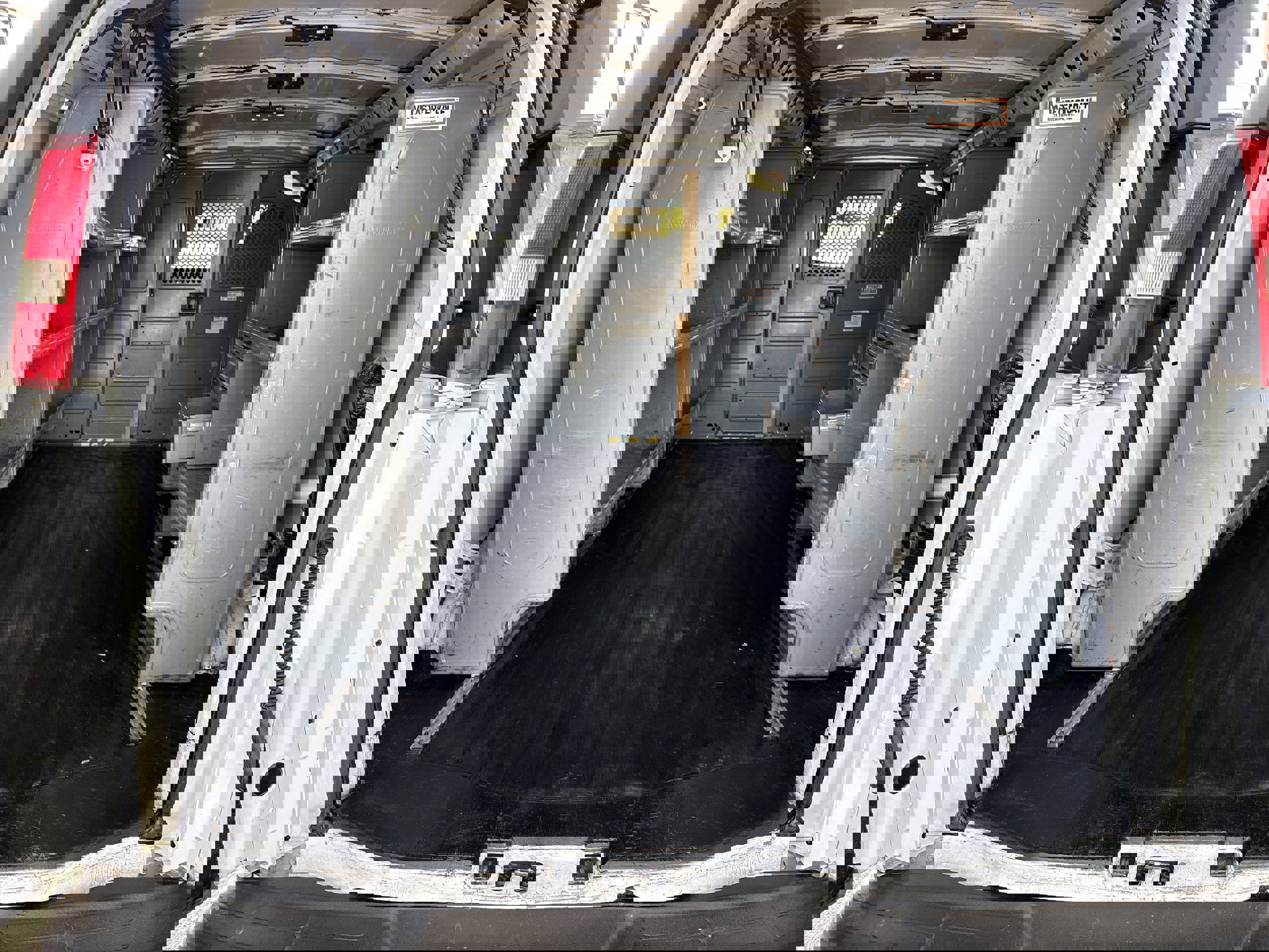 Used 2015 GMC Savana 3500 Extended image 20