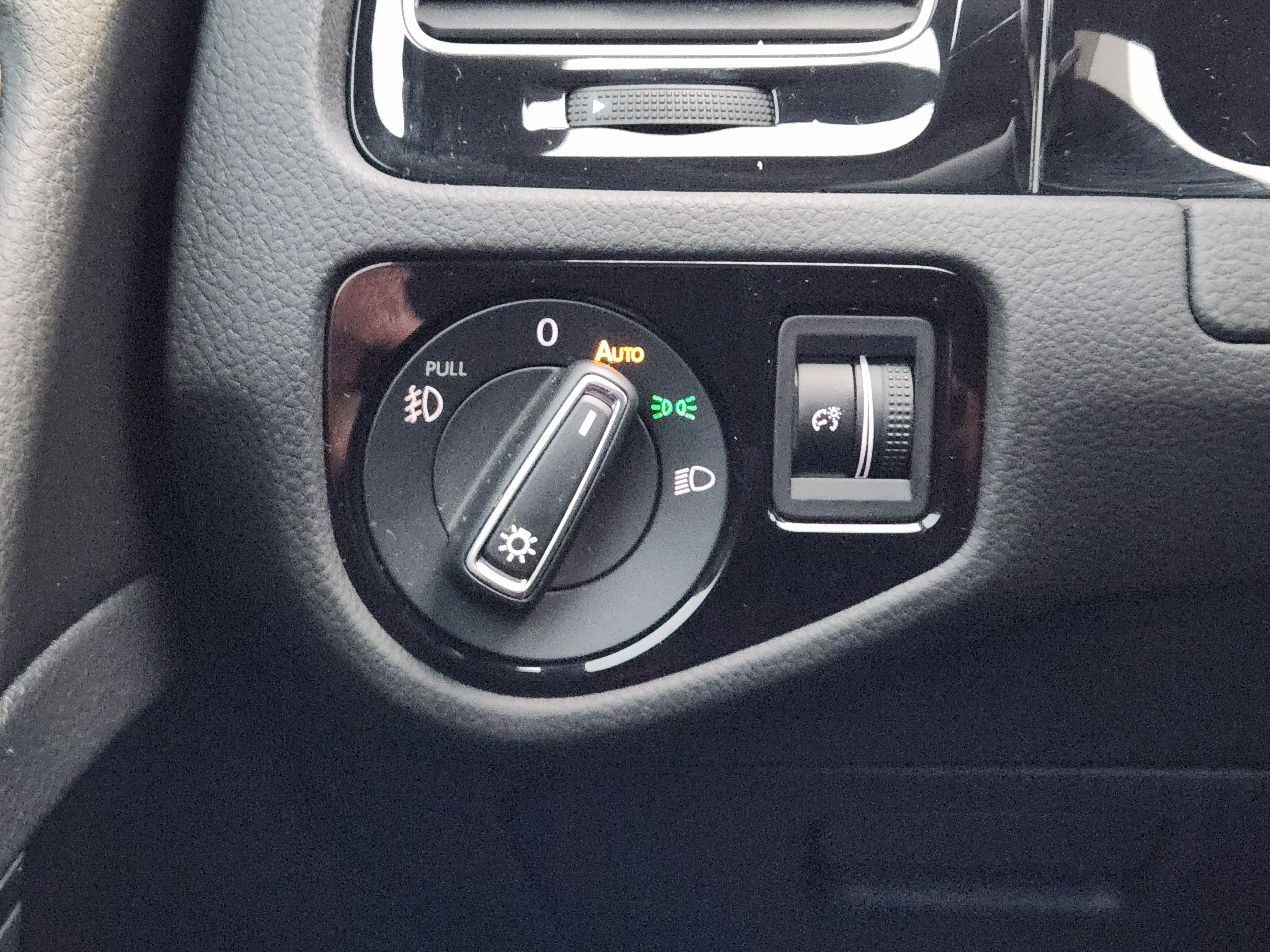 Used 2020 Volkswagen GTI S image 20