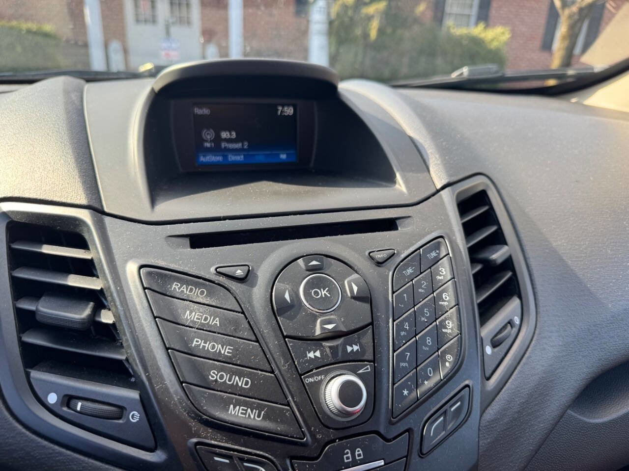 Used 2018 Ford Fiesta SE image 11