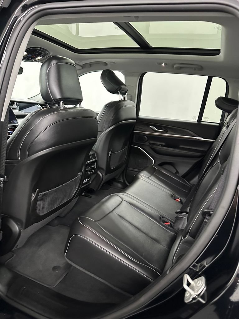 Used 2023 Jeep Grand Cherokee 4WD 4xe image 29