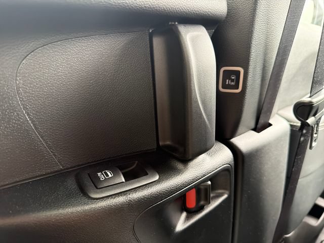 Used 2026 Chrysler Pacifica Select FWD image 53