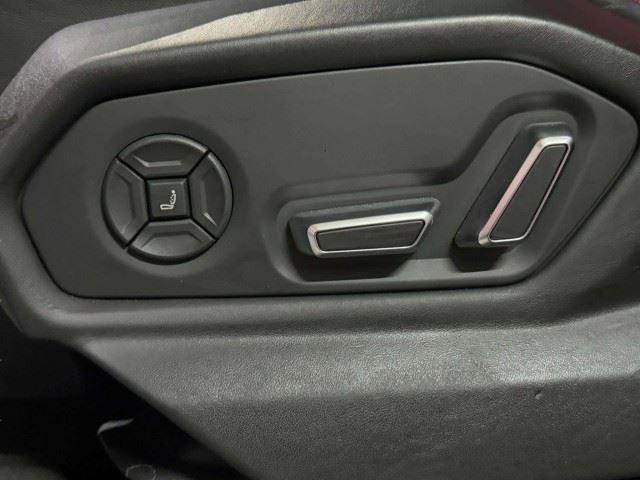 Used 2019 Lamborghini Urus AWD/4WD image 30