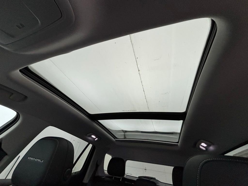 New 2026 GMC Terrain Denali w/ LPO, Floor Liner Package image 4