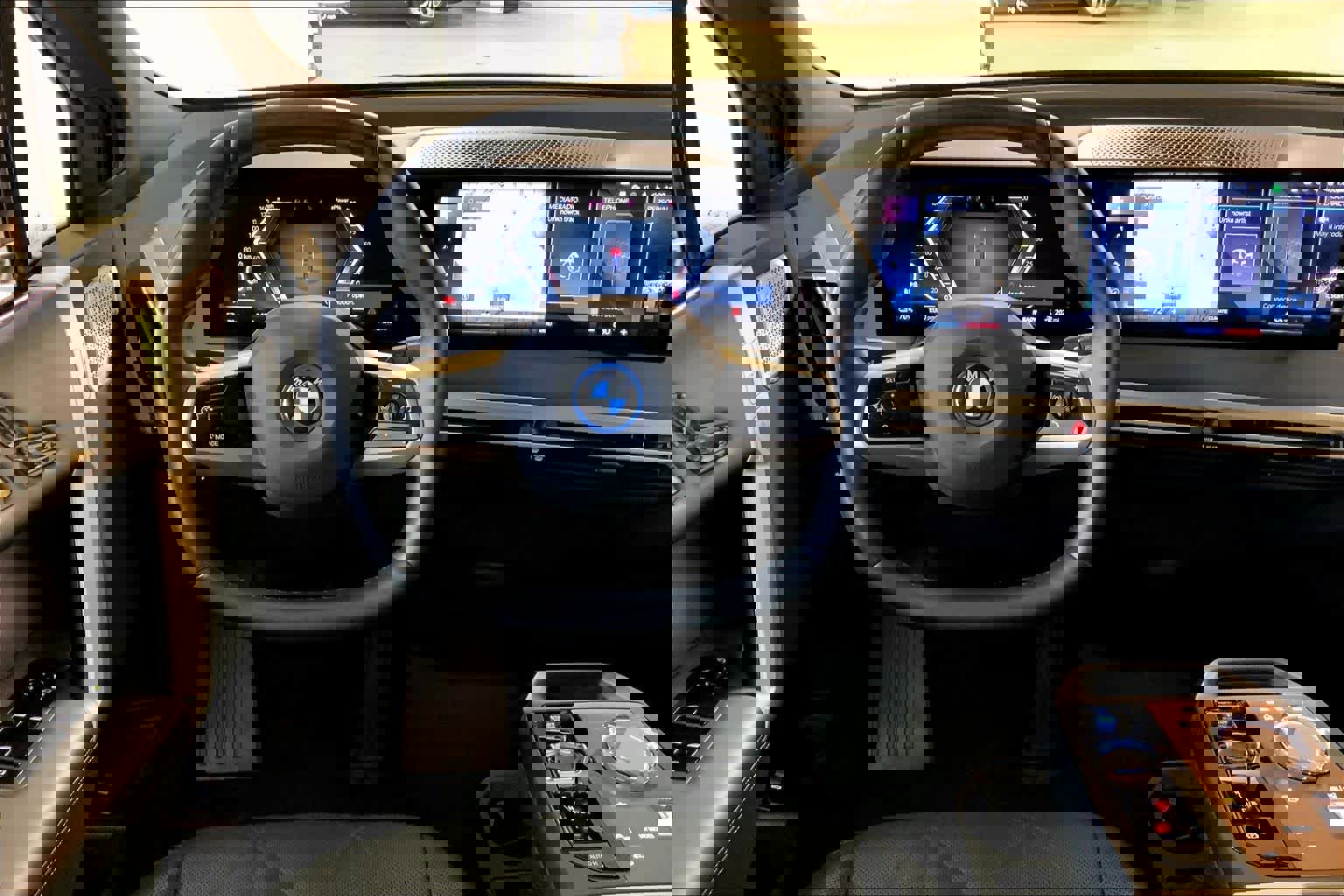 Used 2023 BMW iX M60 image 6