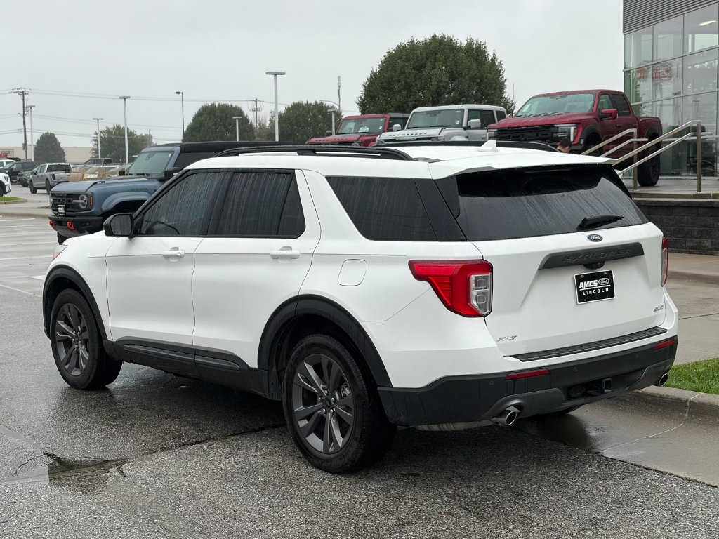 Certified 2023 Ford Explorer XLT w/ Equipment Group 202A AWD/4WD image 4