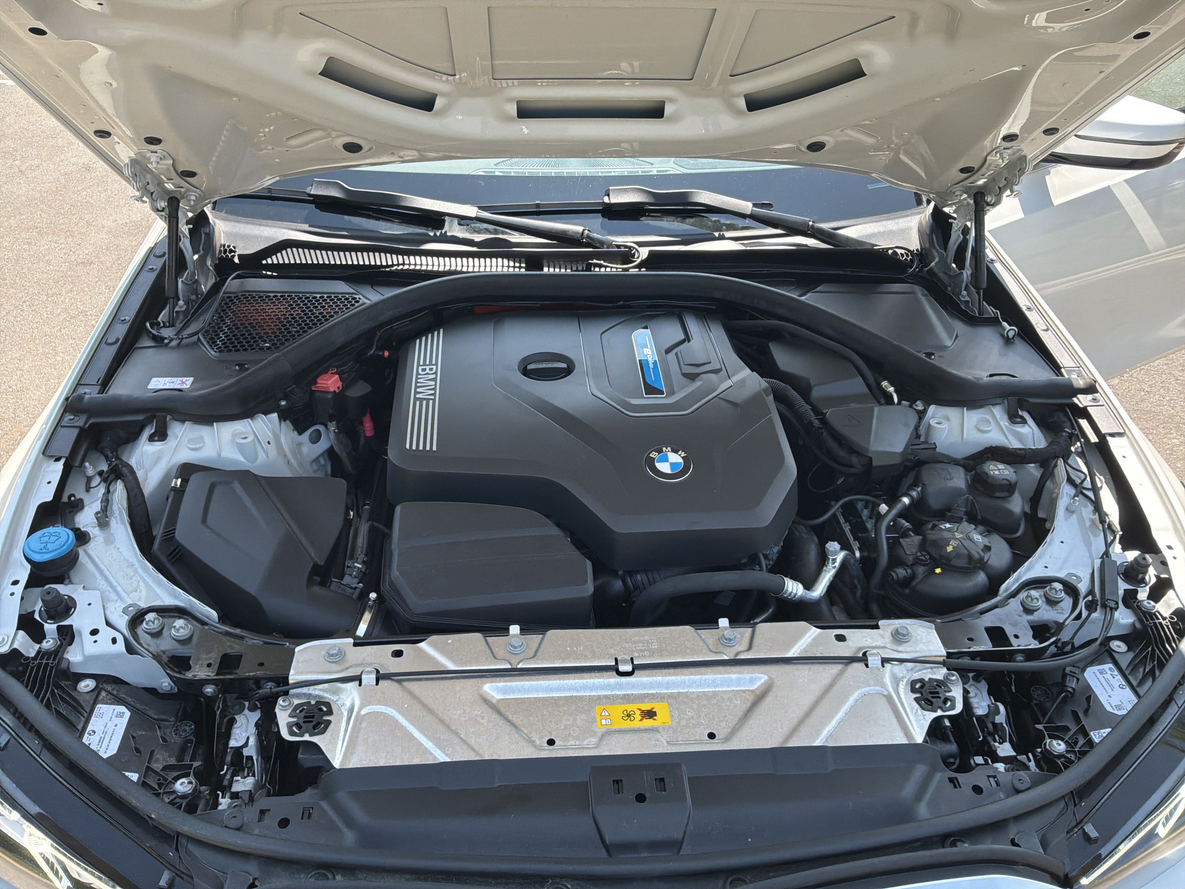 Used 2024 BMW 330e w/ Premium Package RWD image 34