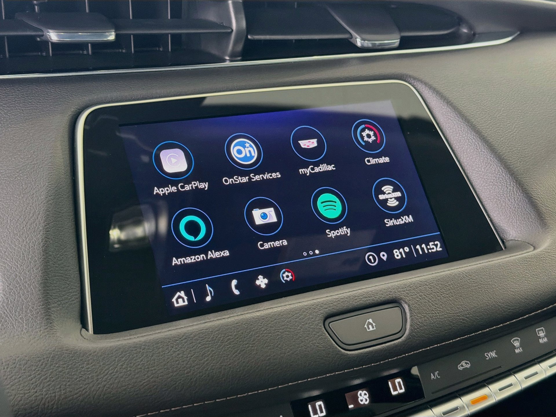 Certified 2022 Cadillac XT4 Premium Luxury w/ Enhanced Visibility Package FWD image 31