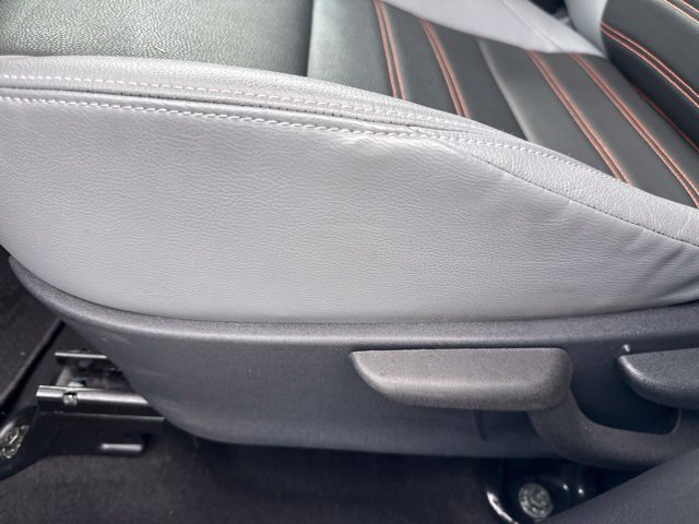 Used 2023 Nissan Kicks SR w/ SR Premium Package FWD image 14