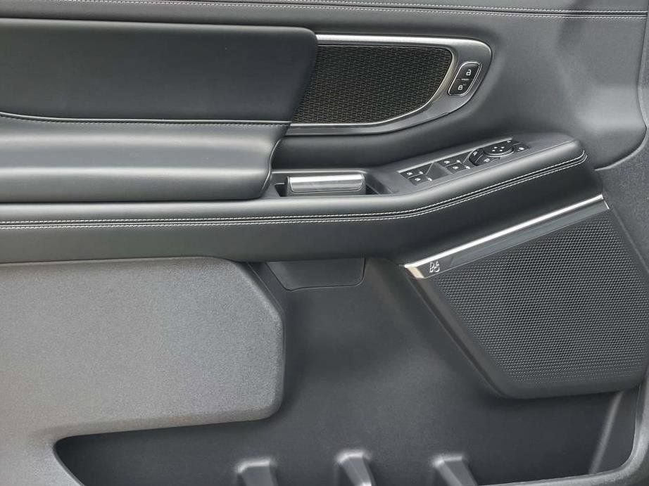 New 2026 Ford Expedition Platinum w/ Stealth Appearance Package AWD/4WD image 15