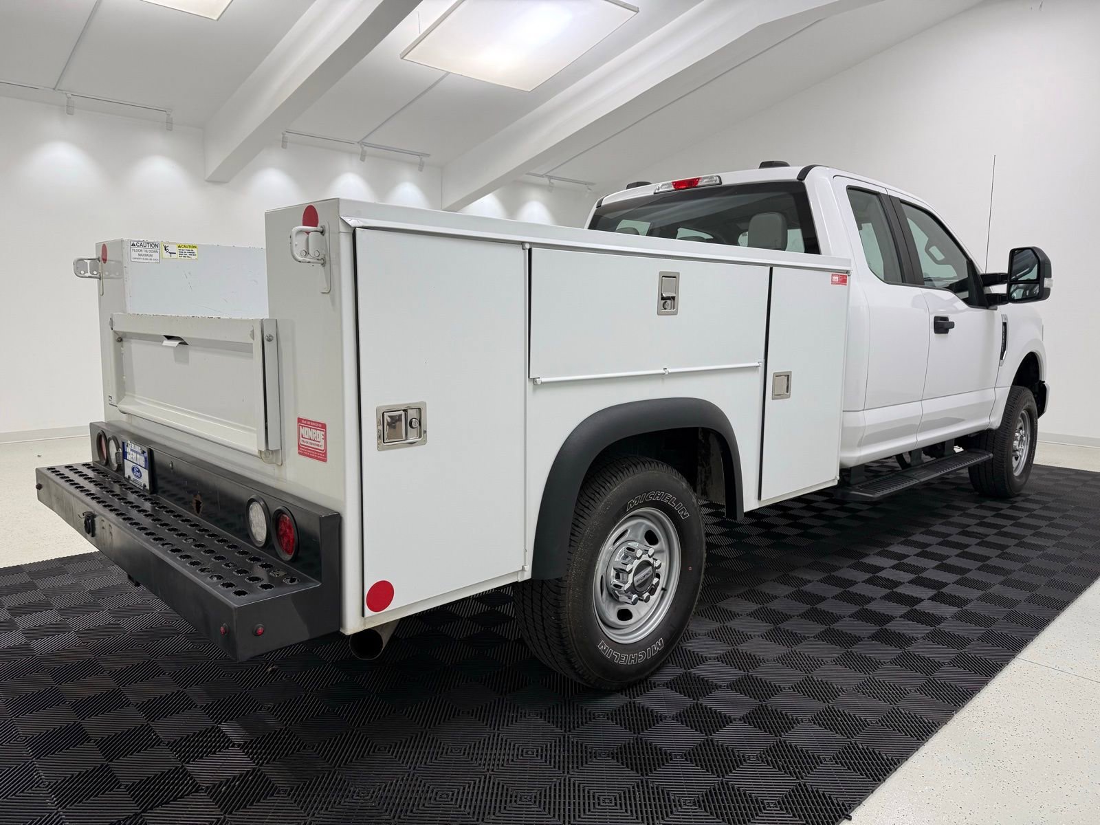 Used 2020 Ford F250 XL w/ Power Equipment Group image 7