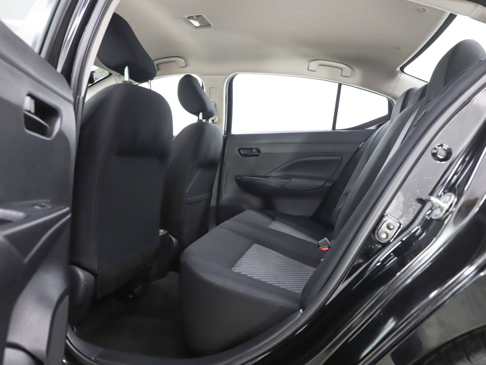 Used 2021 Nissan Versa S image 17