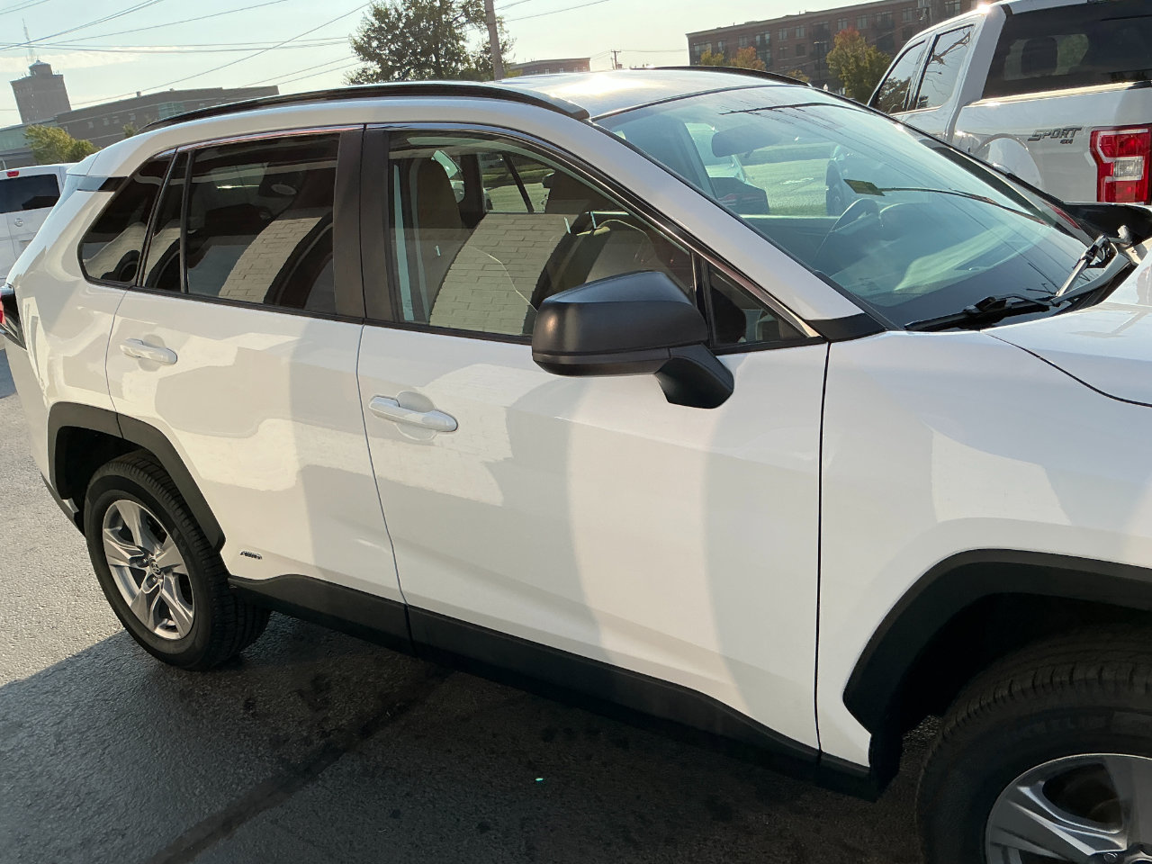 Used 2022 Toyota RAV4 LE image 26