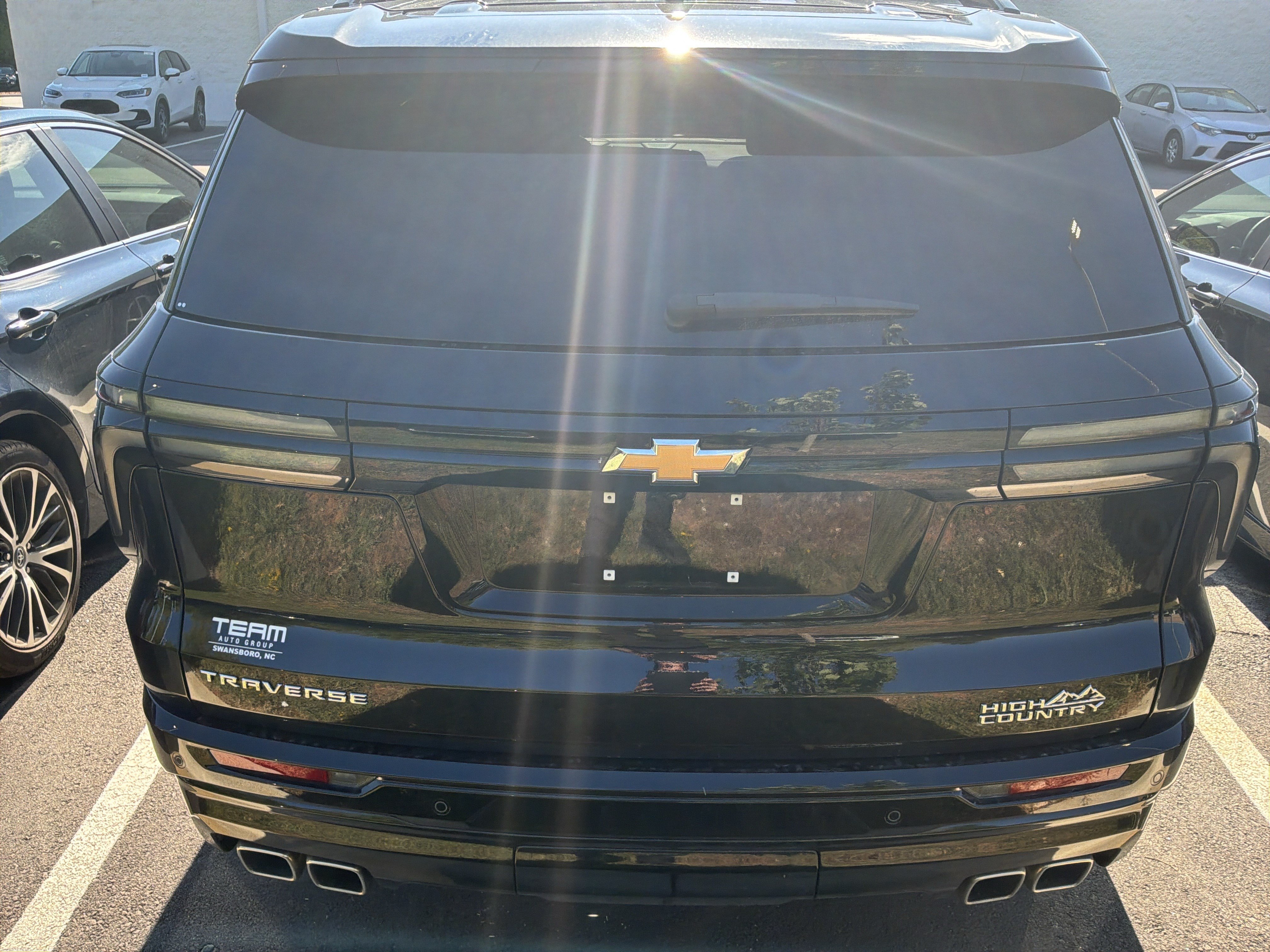 Used 2025 Chevrolet Traverse High Country FWD image 7