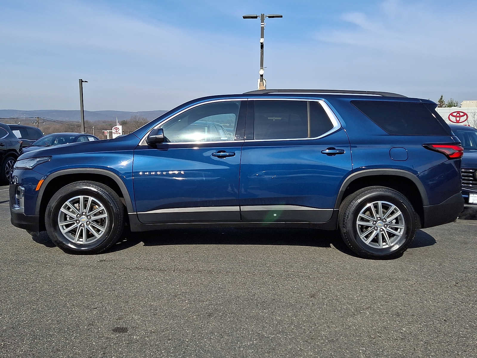 Used 2023 Chevrolet Traverse LT w/ LPO, Floor Liner Package AWD/4WD image 6