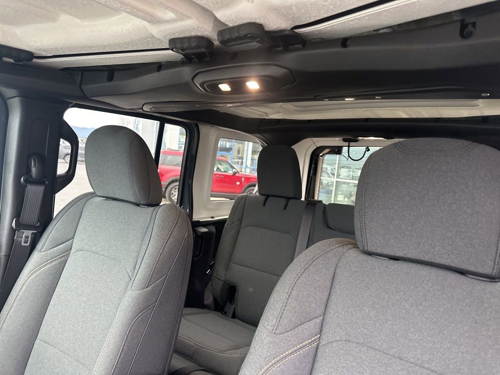 Used 2025 Jeep Wrangler Sport S image 14