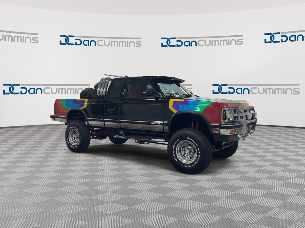 Used 1991 Chevrolet S10 Pickup 4x4 Extended Cab image 2
