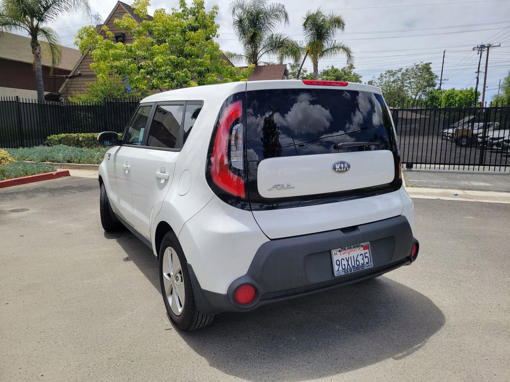 Used 2014 Kia Soul FWD image 2