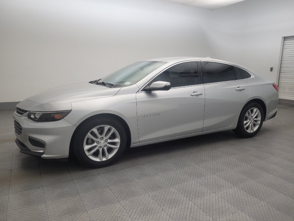 Used 2018 Chevrolet Malibu LT FWD image 2