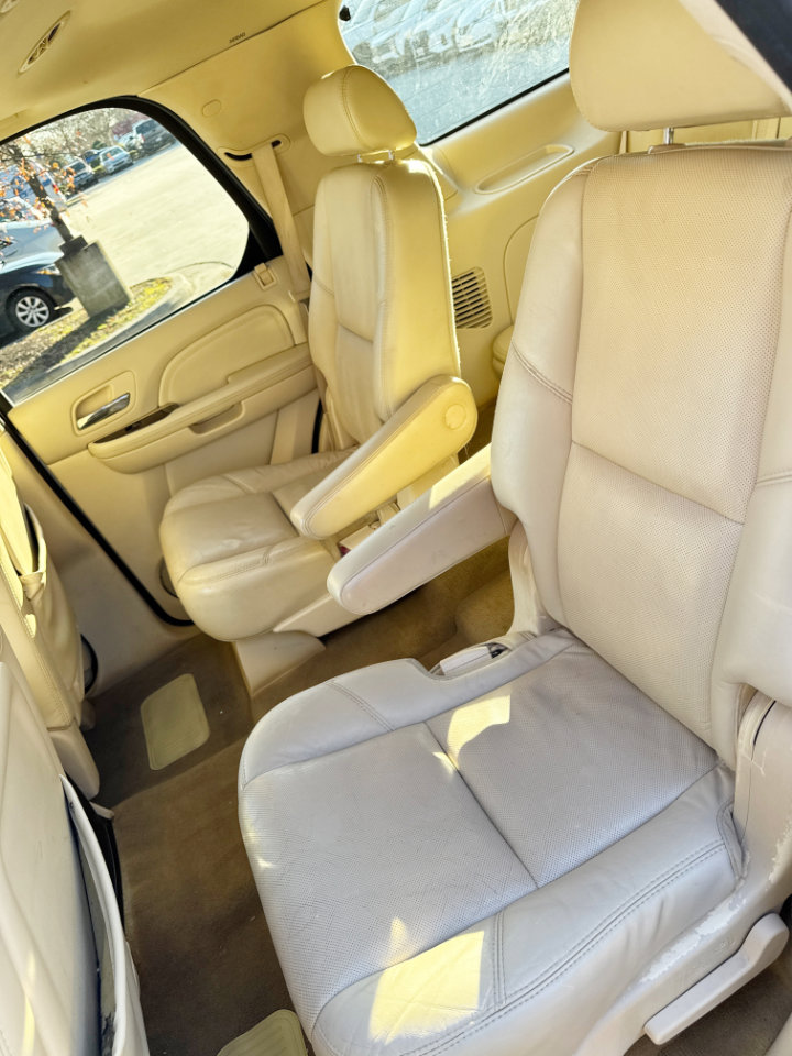 Used 2007 Cadillac Escalade AWD w/ Information Package image 16