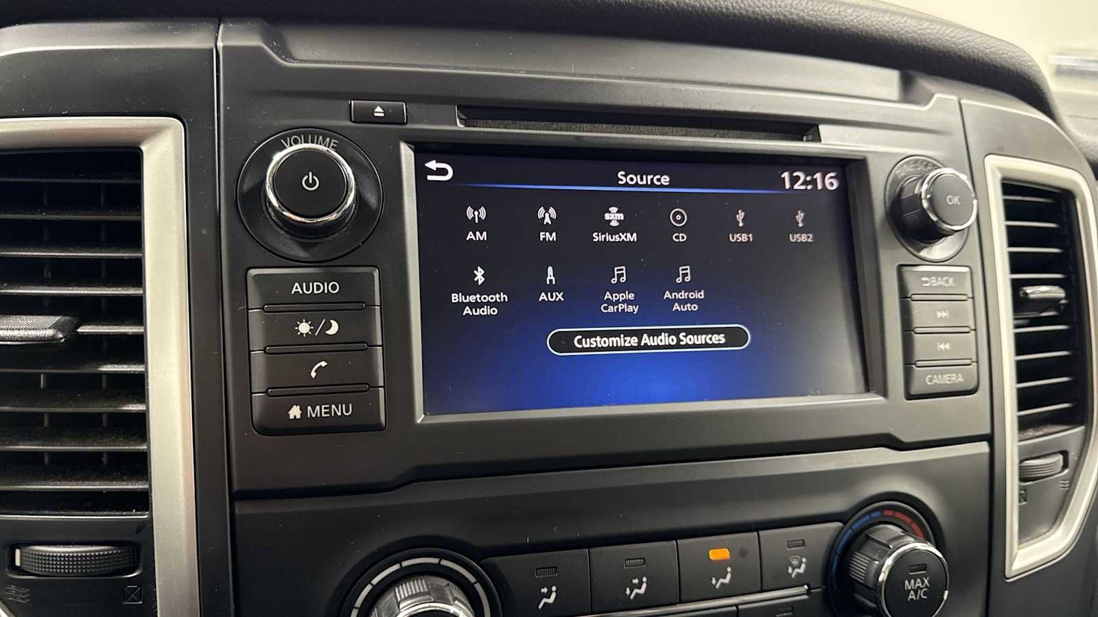 Used 2019 Nissan Titan S w/ S Utility Package image 18