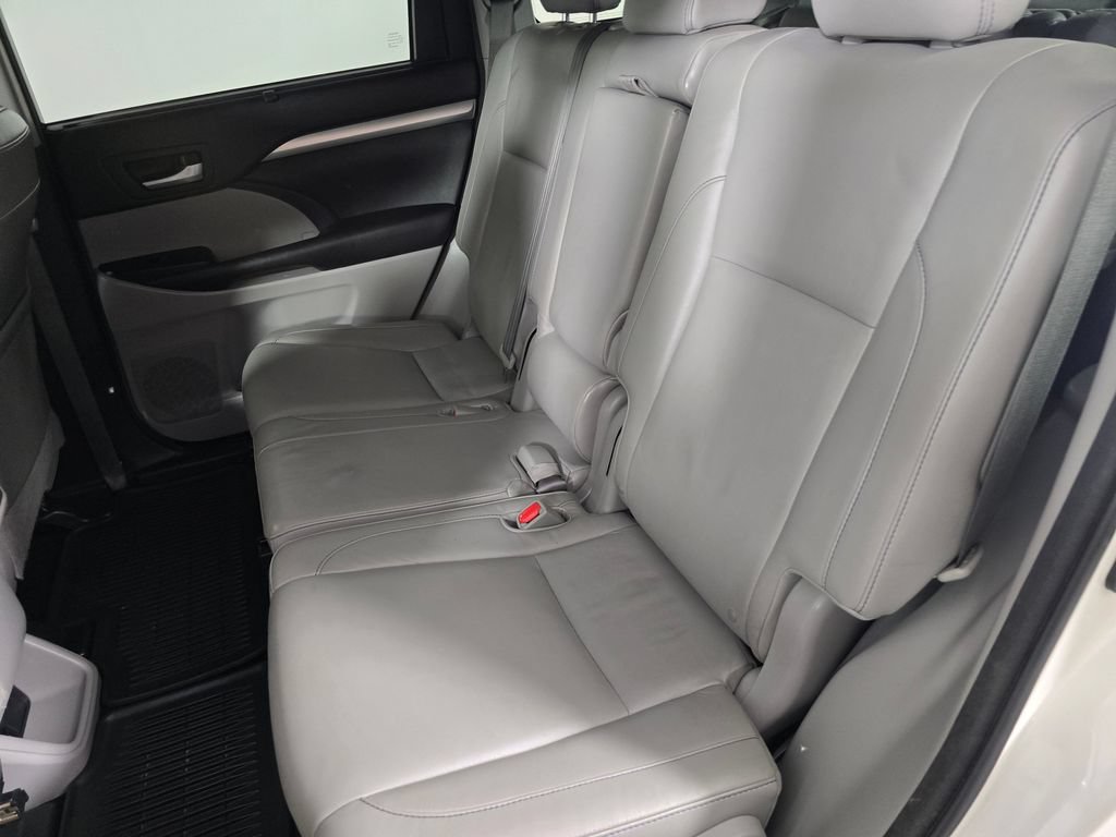 Used 2015 Toyota Highlander XLE AWD/4WD image 20
