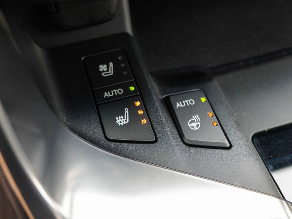 Used 2024 Lexus LX 600 4WD w/ Appearance Package image 32