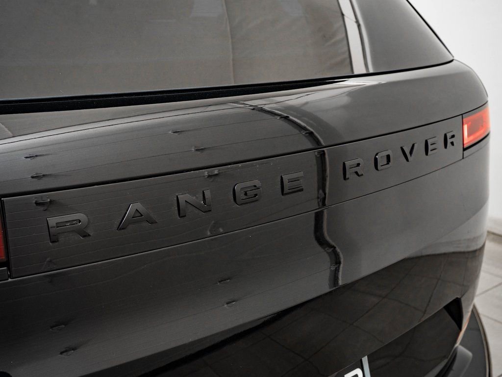 Used 2025 Land Rover Range Rover Sport Dynamic SE AWD/4WD image 9