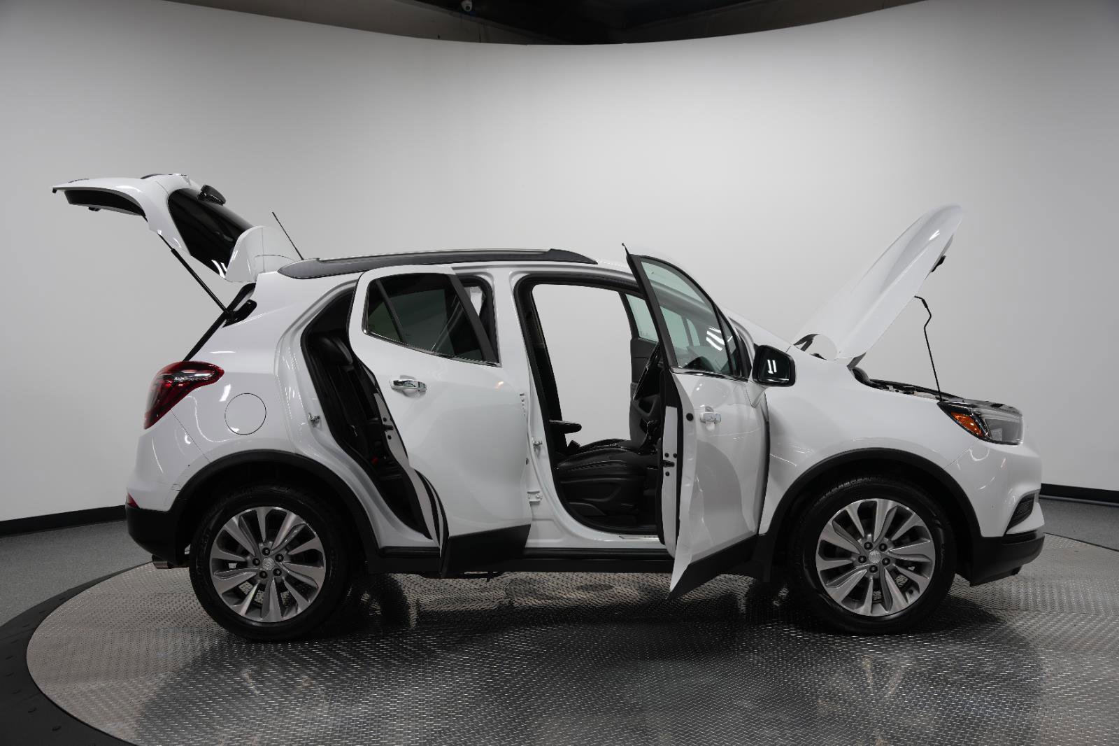 Used 2020 Buick Encore Preferred image 10