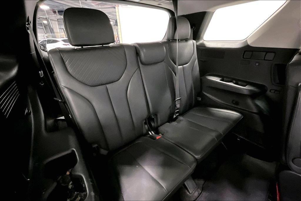 Used 2025 Hyundai Palisade SEL FWD image 34