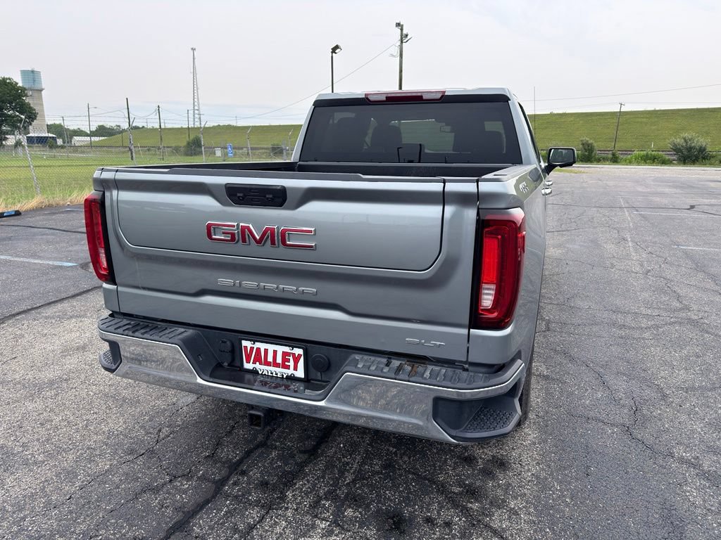 Used 2025 GMC Sierra 1500 SLT AWD/4WD image 18