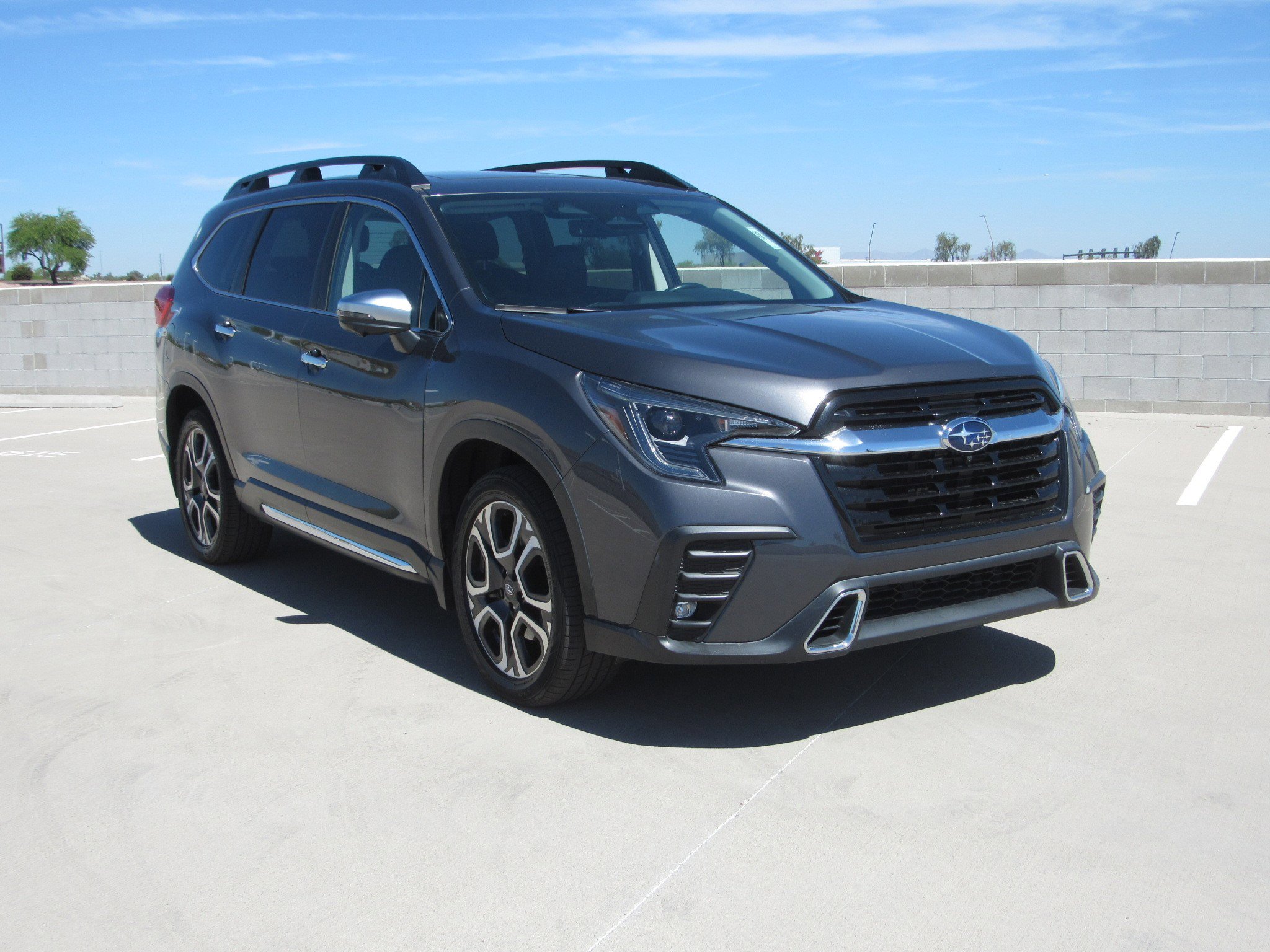 Used 2023 Subaru Ascent Touring image 2