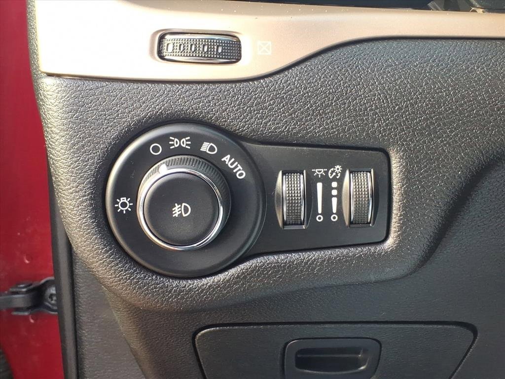 Used 2017 Jeep Cherokee Latitude w/ Safety/Convenience Group image 15