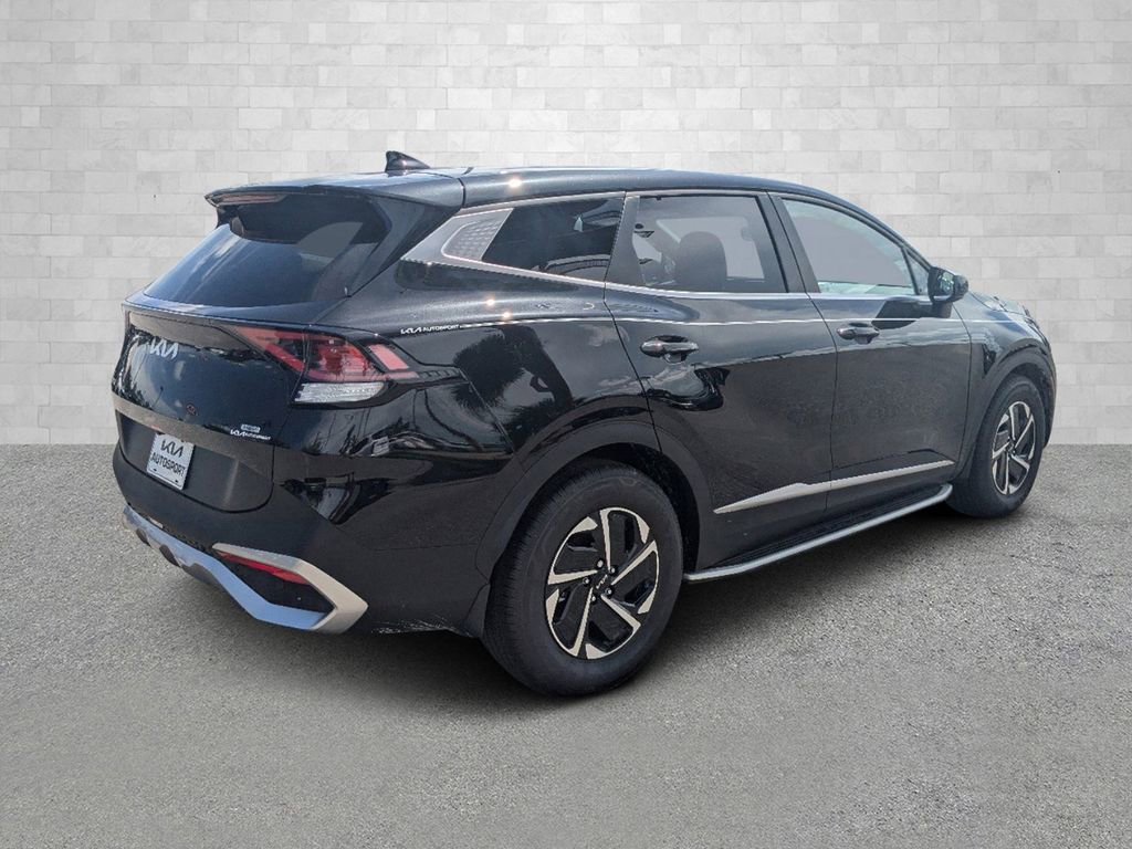 Used 2024 Kia Sportage LX image 3